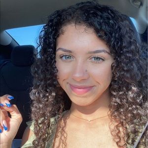 Meet your Posher, Jasmine